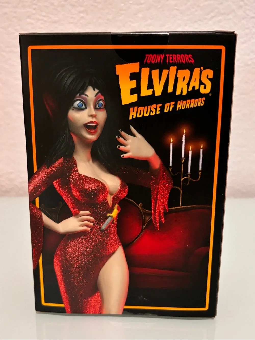 NECA Toony Terrors Elvira’s House of Horrors Figure Mistress of the Dark Elvira